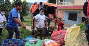 पाँचखालका किसानले बाँडे बालगृह र वृद्धाश्रमलाई तरकारी र खाद्यान्न