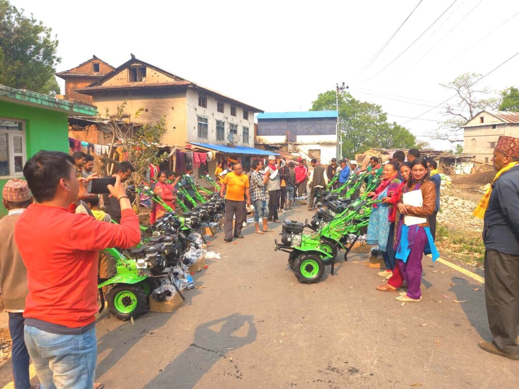 नमोबुद्ध–१० का कृषकलाई अनुदानमा हाते ट्रयाकटर