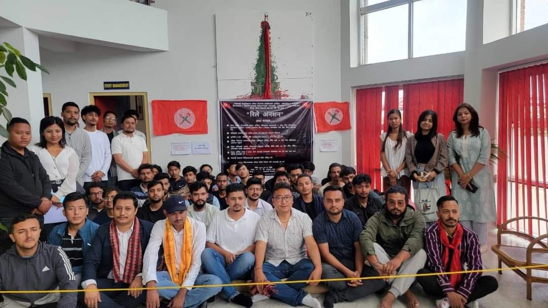 काठमाडौं विश्वविद्यालयमा ६ दिनदेखि नेविसंघको रिले अनसन