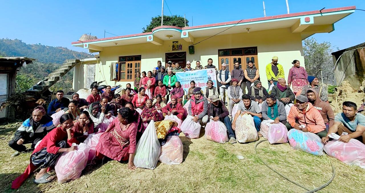 लक्ष्मीको सहयोगमा नमोबुद्धका १ सय ८० घरधुरीलाई ‘व्ल्याङकेट’